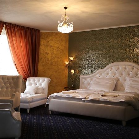 Hotel Kotva ブラチスラヴァ エクステリア 写真