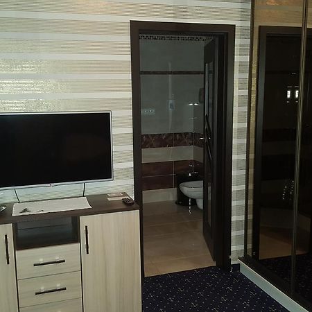 Hotel Kotva ブラチスラヴァ エクステリア 写真